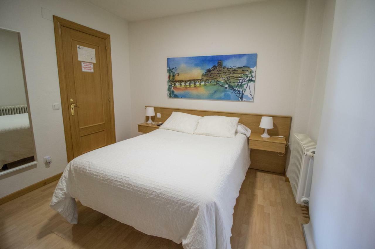 Pension Oasis Zamora Esterno foto