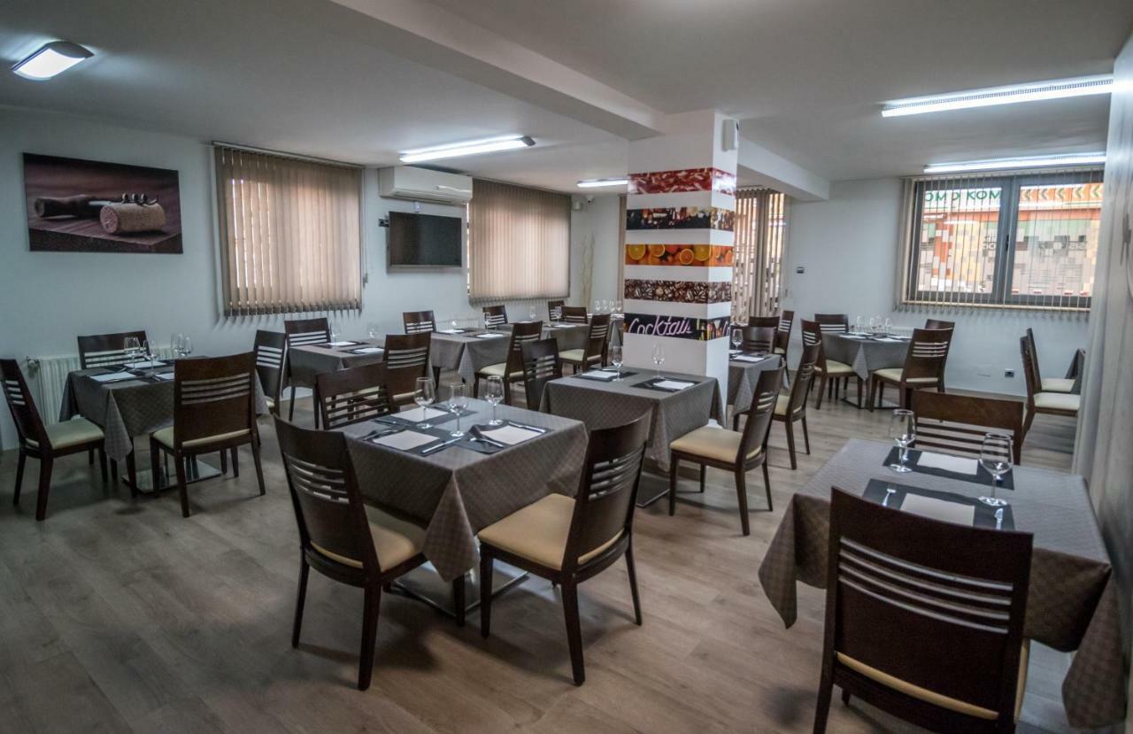 Pension Oasis Zamora Esterno foto