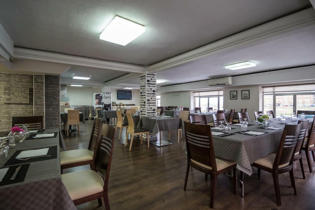 Pension Oasis Zamora Esterno foto